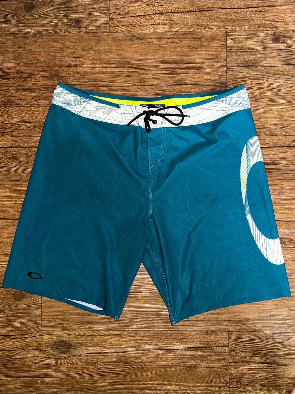 Oakley Teal and White Men's Boardshorts with Lime Accent